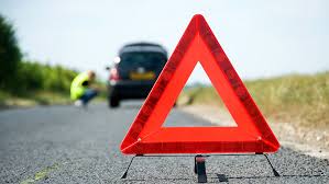  Carro cai no rio Jundiaí, na Hermenegildo Tonoli